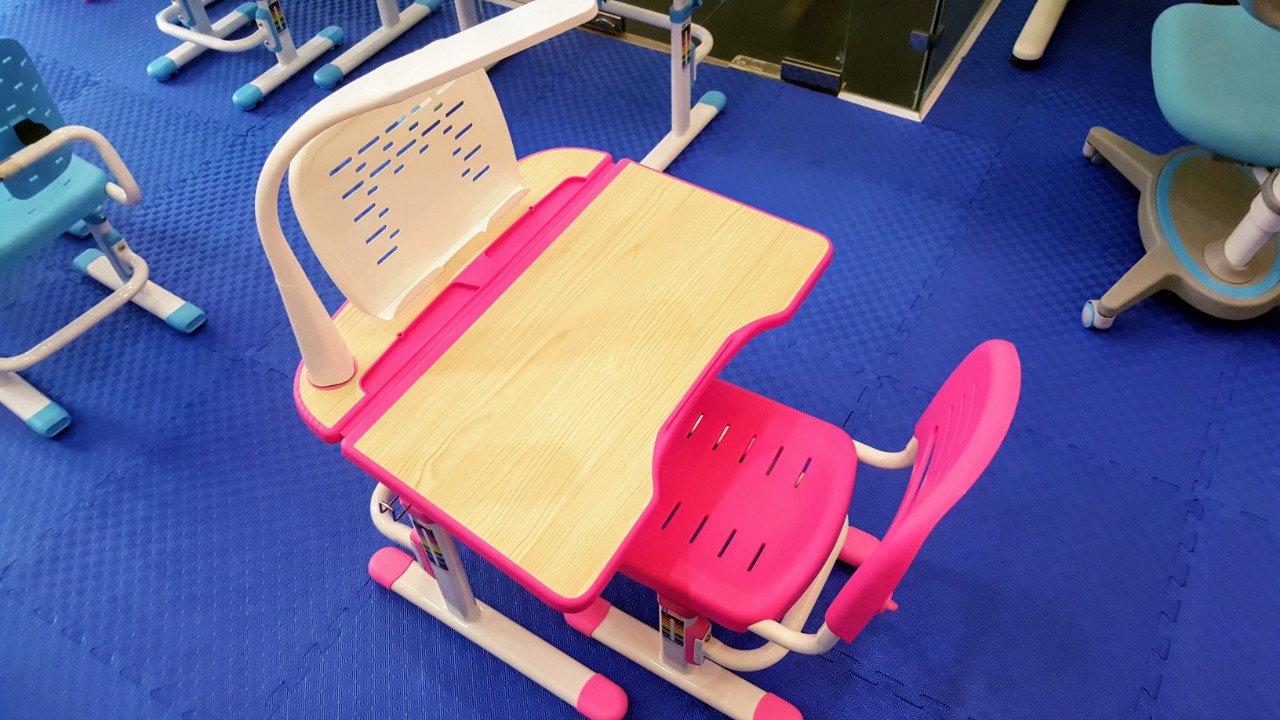 bàn ghế học sinh thông minh